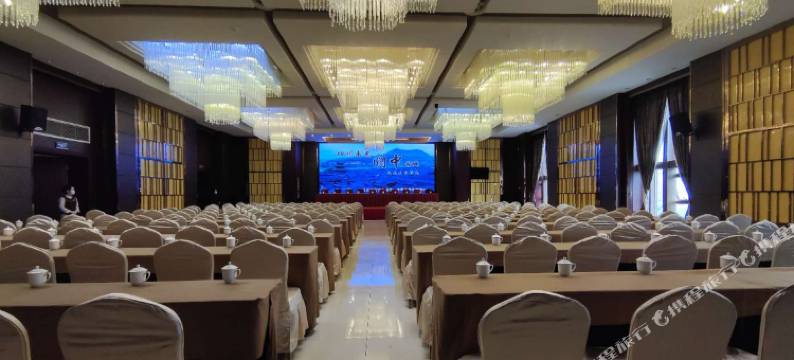 阆中云玺大酒店(中央天街市政府店)图片