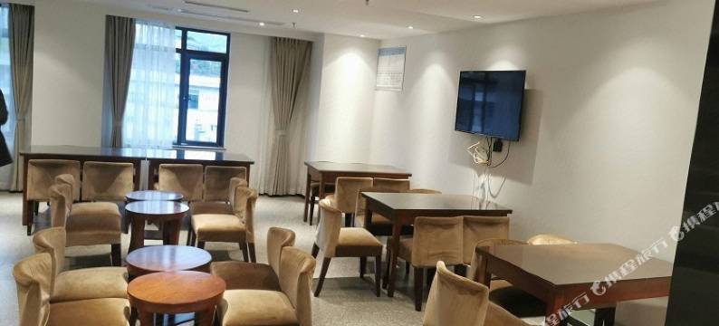 IU酒店(重庆大渡口步行街新山村地铁站店)图片