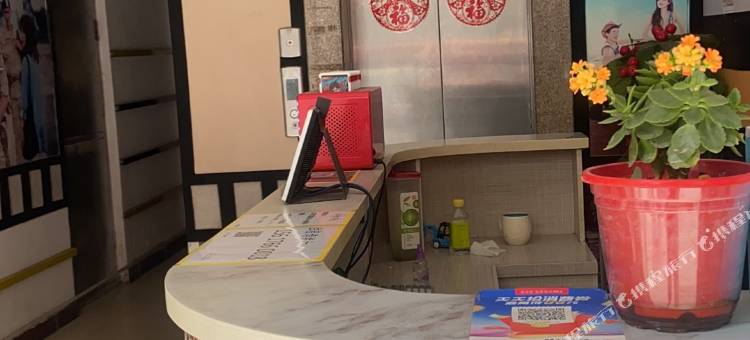 易伯酒店(新郑龙湖万佳商业广场店)图片