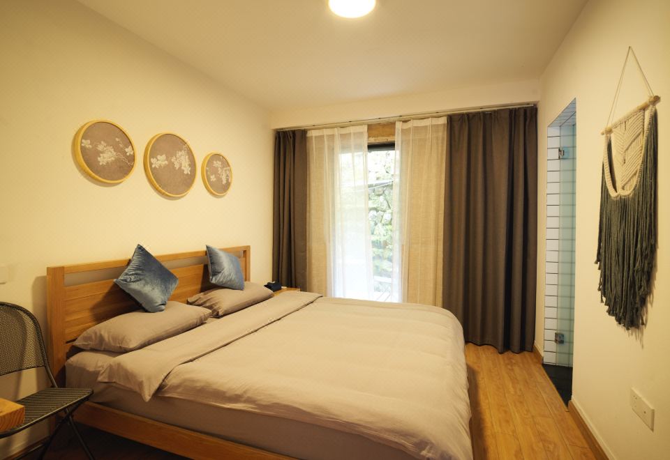 Xiaoyin Fanghua GuesthouseHotel Overview