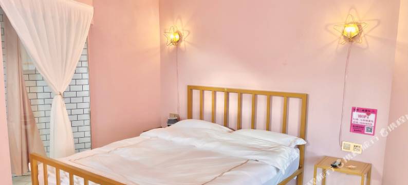 张北七却城堡包民宿(草原天路店)图片