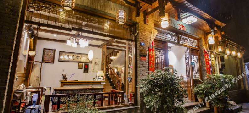 凤凰四月天客栈图片