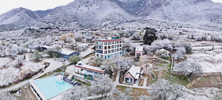 竹外云·莲赞山居(索松店)图片