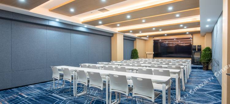 喜鹊CC酒店(平顶山百合金山店)图片