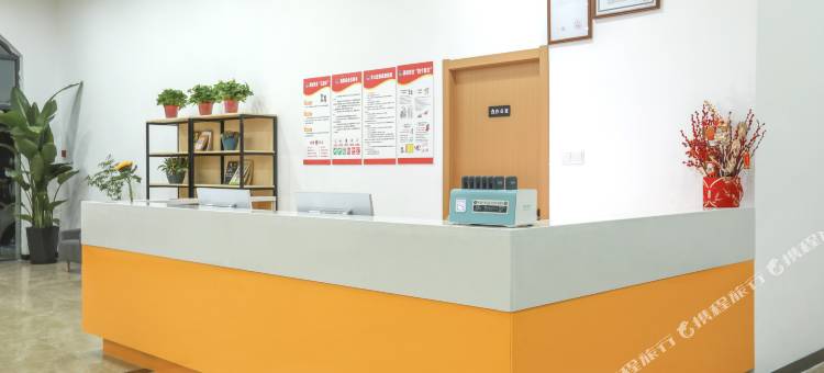 布丁严选酒店(杭州丁兰龙湖天街桃花湖地铁站店)图片