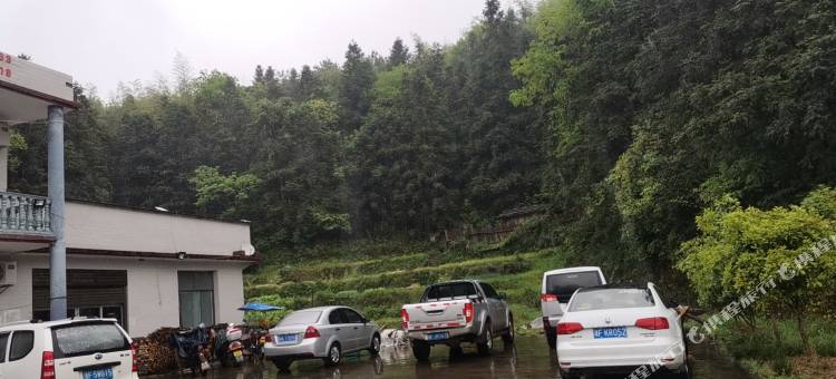 平江纯溪避暑山庄图片