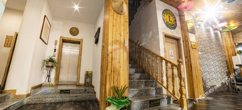 民族部落河景民宿(镇远古城景区店)图片