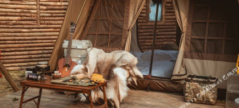 峨眉山谜途露营图片