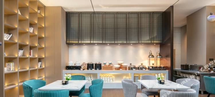 柏曼酒店(长沙万家丽广场地铁站扬帆夜市店)图片