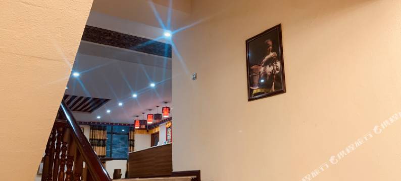 稻城乐乐酒店(香格里拉镇店)图片