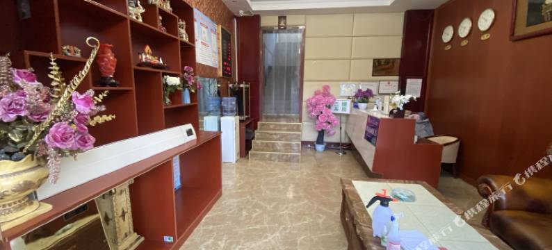 炉霍岗底斯酒店图片