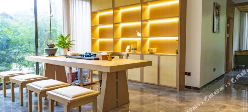 卜拉·丹江田居图片