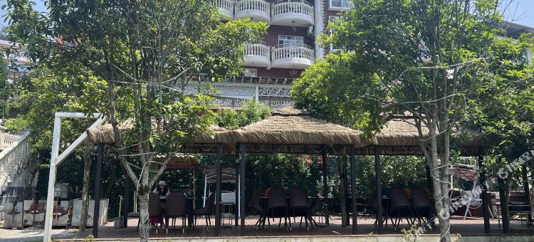 雷波马湖皇冠山庄图片