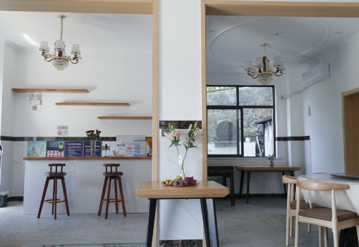 Qiandaohu Yanhu Yueshe Homestay (High Speed Railway Station) Hotel Overview