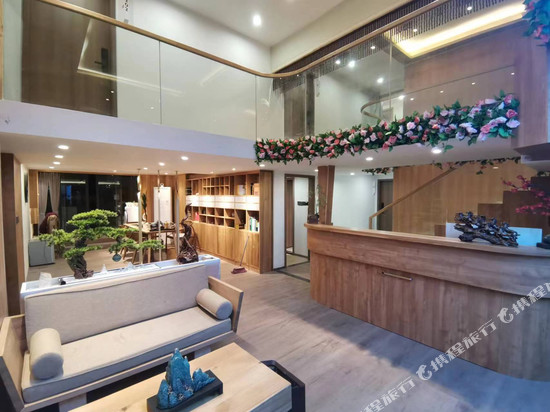 初见·清风挽心秘境休闲民宿(敏捷广场店)