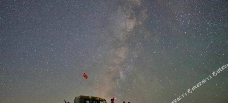 漠野拾光露营地图片