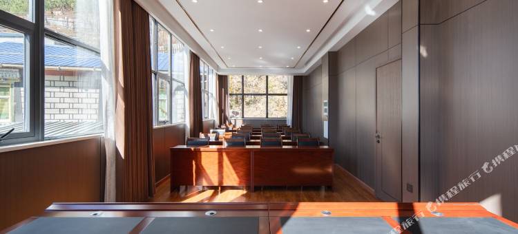 拉吾塔布酒店(亚东店)图片