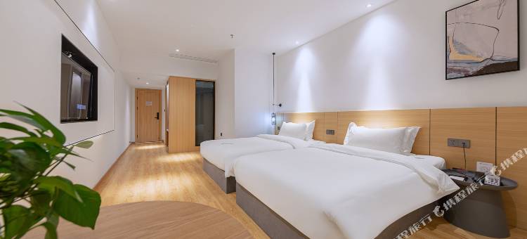 上嘉寓颜·OXYGEN·汇川城市美学酒店(珠海路国贸购物中心店)图片