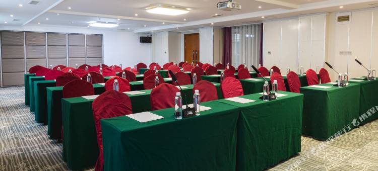 TOWO上品酒店(贵阳金融城数博大道店)图片