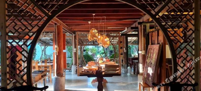 素可泰塔拉布里度假村(Tharaburi Resort)图片