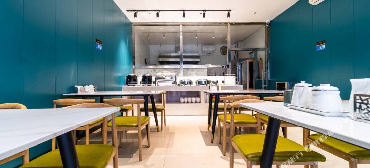 居魔方智能酒店(中华北大街柏林庄地铁站店)图片