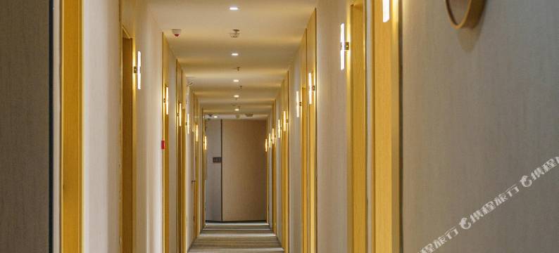 金百合快捷宾馆(信宜窦州里文化创意街玉都公园店)图片