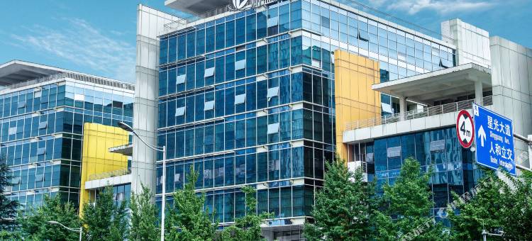 格盟酒店(重庆财富中心幸福广场光电园轻轨站店)图片