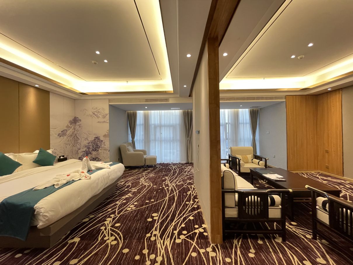 Huayu HotelHotel Overview