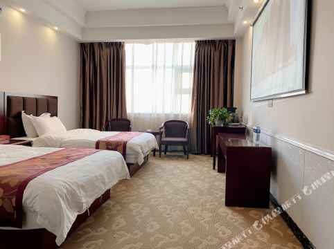 正阳天龙大酒店 4.0分(125条点评) 150起距离1公里立即预订