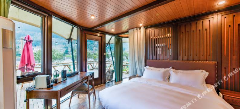 画境·揽山木屋民宿图片