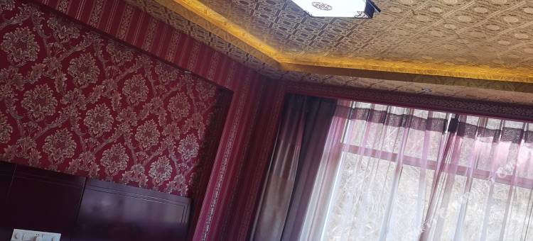 德钦扎仁德捌商务酒店图片