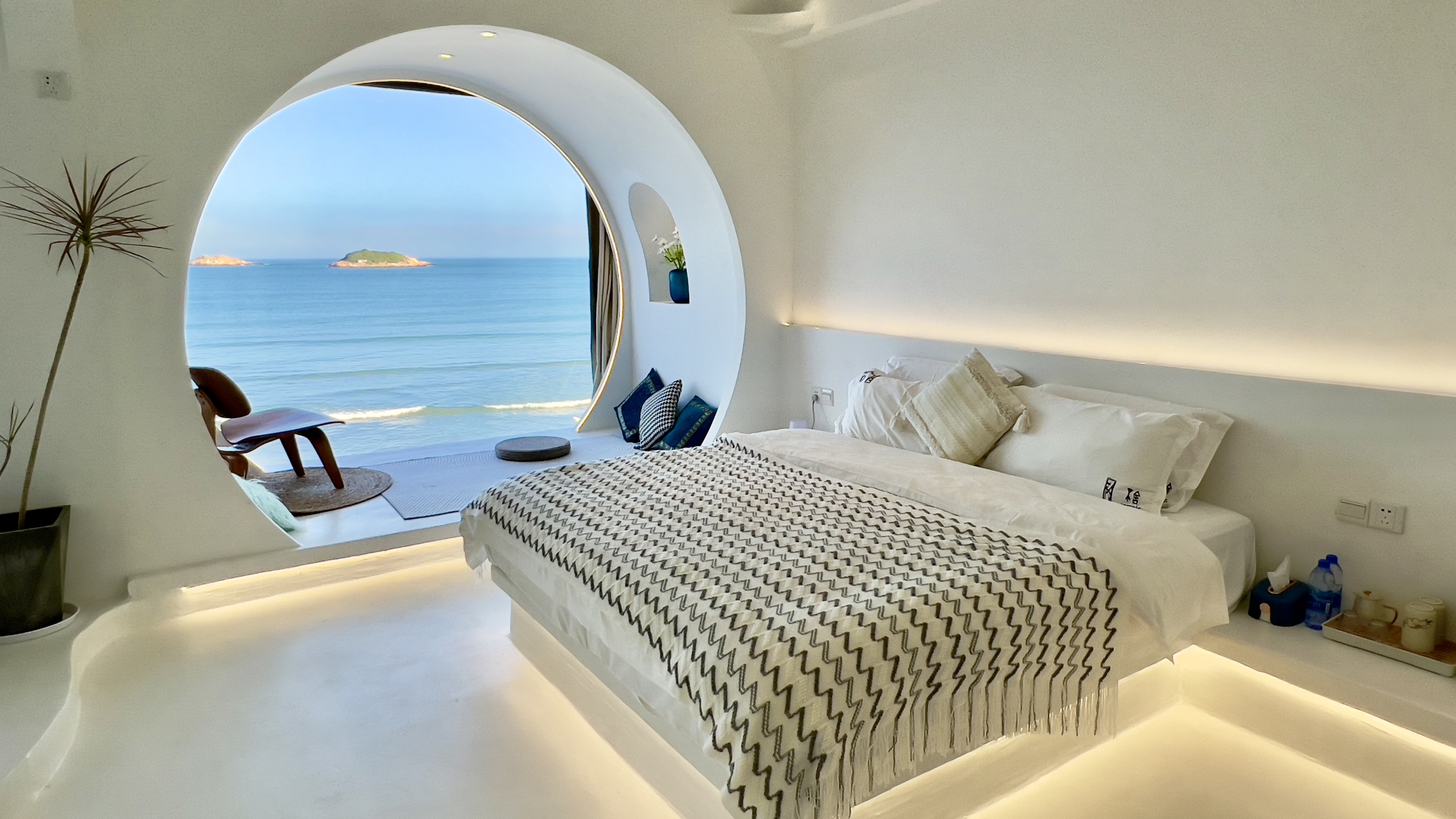 Bushe Seaview InnOver view