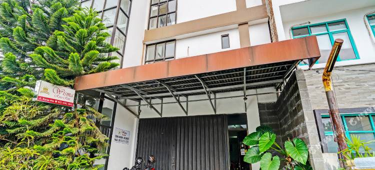 OYO 92249 威斯玛丽娜丽妮 - 德加雷加公园(OYO 92249 Wisma Rina Rini Tegalega Park)图片