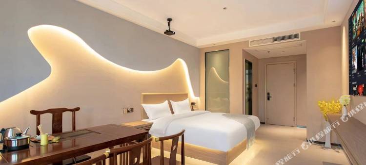 泊遇时光影院美宿(潮汕高铁站店)图片