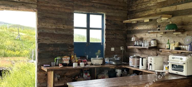 琼库什台怪一点小屋图片