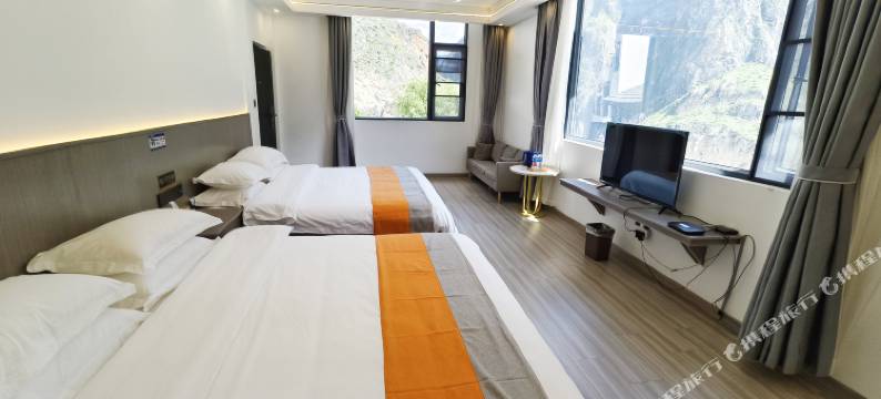 虎跳峡峡山意境民宿图片