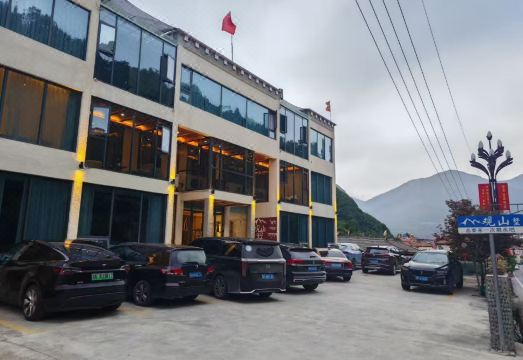 黑水观山墅民宿外景图