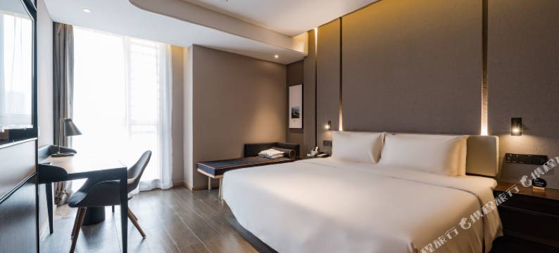 宁波外滩路劲新天地亚朵酒店图片