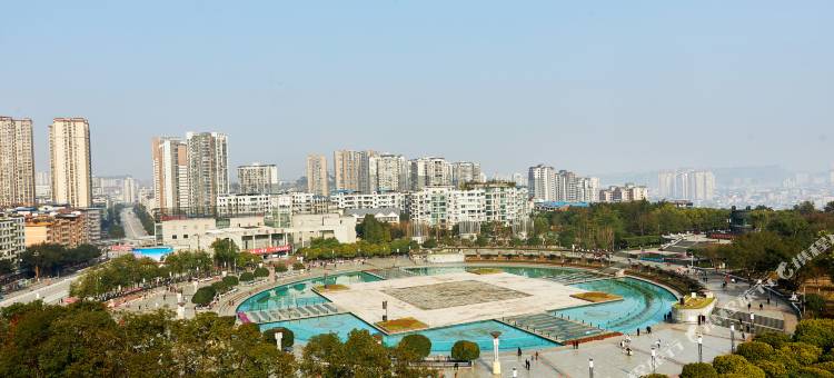 东阳国际酒店(广安思源广场店)图片