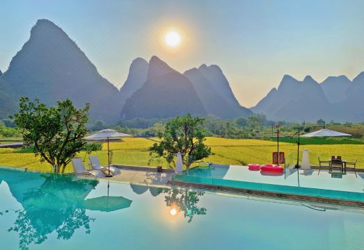 Rice Field Resort (Yangshuo Shili Gallery Yulonghe Branch) Hotel Overview