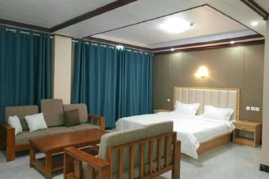 濮阳县聚华宾馆