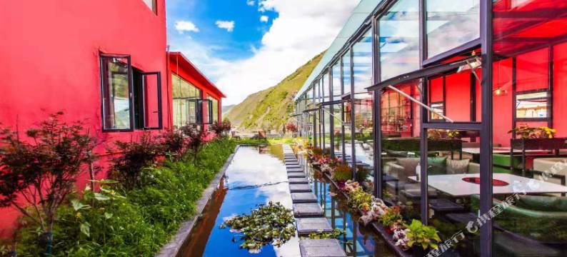 康定梵音阿缦艺术酒店图片