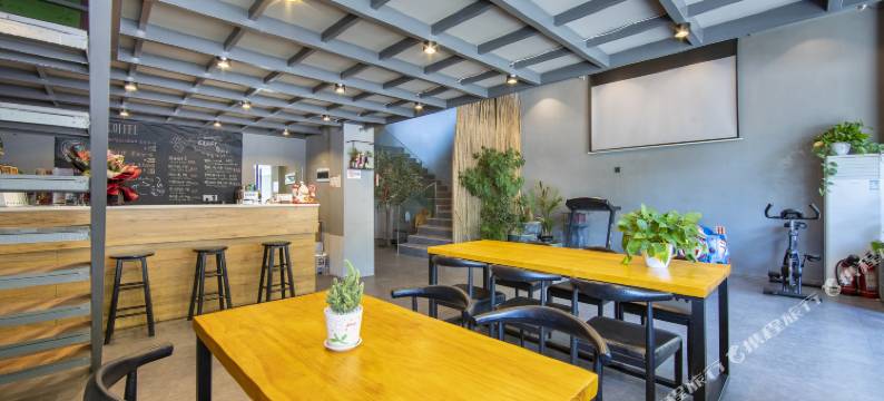 张家界山见精品民宿(武陵源标志门店)图片