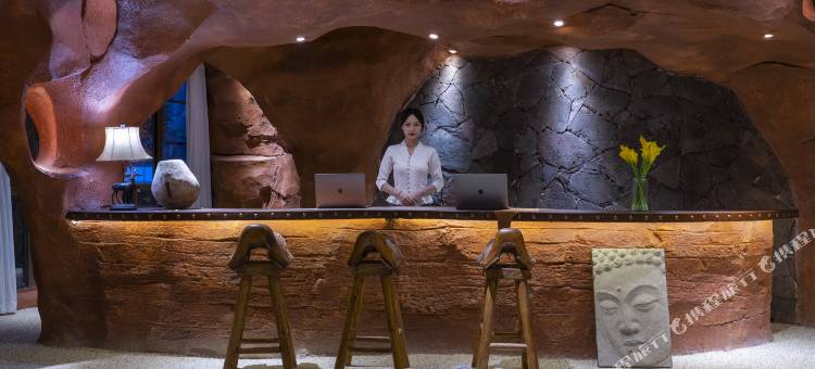 西双版纳景洪言汀·安屿漫步雨林红房(告庄西双景星光夜市店)图片