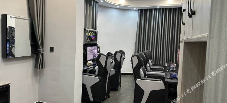 艺铂电竞酒店图片