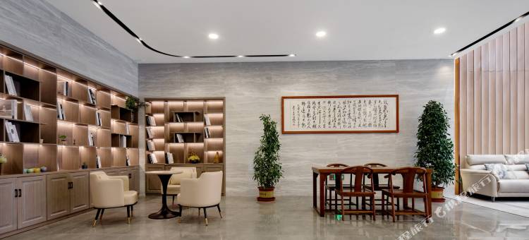 铂曼酒店(青海职业技术大学店)图片