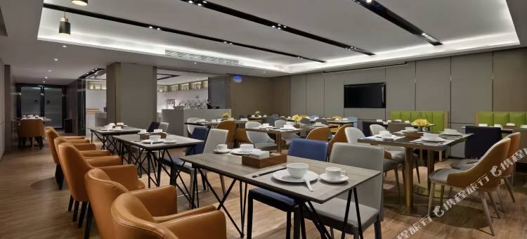 苗西南国际酒店(兴义万峰林大道店)图片