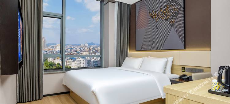 IU酒店(乌鲁木齐高铁站店)图片