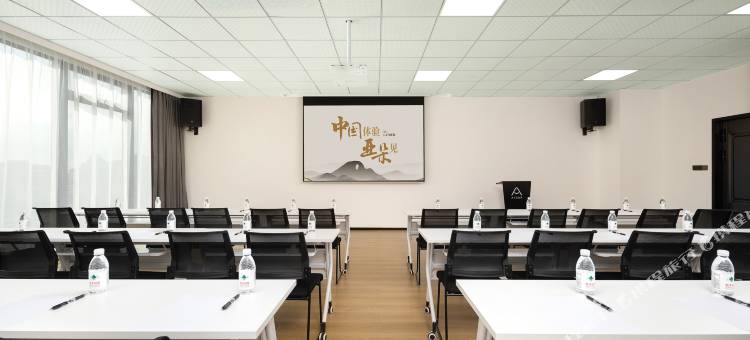 桂林火车站盈泰大厦亚朵酒店图片