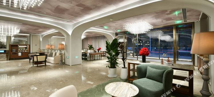 黄山南大门换乘中心美居酒店图片